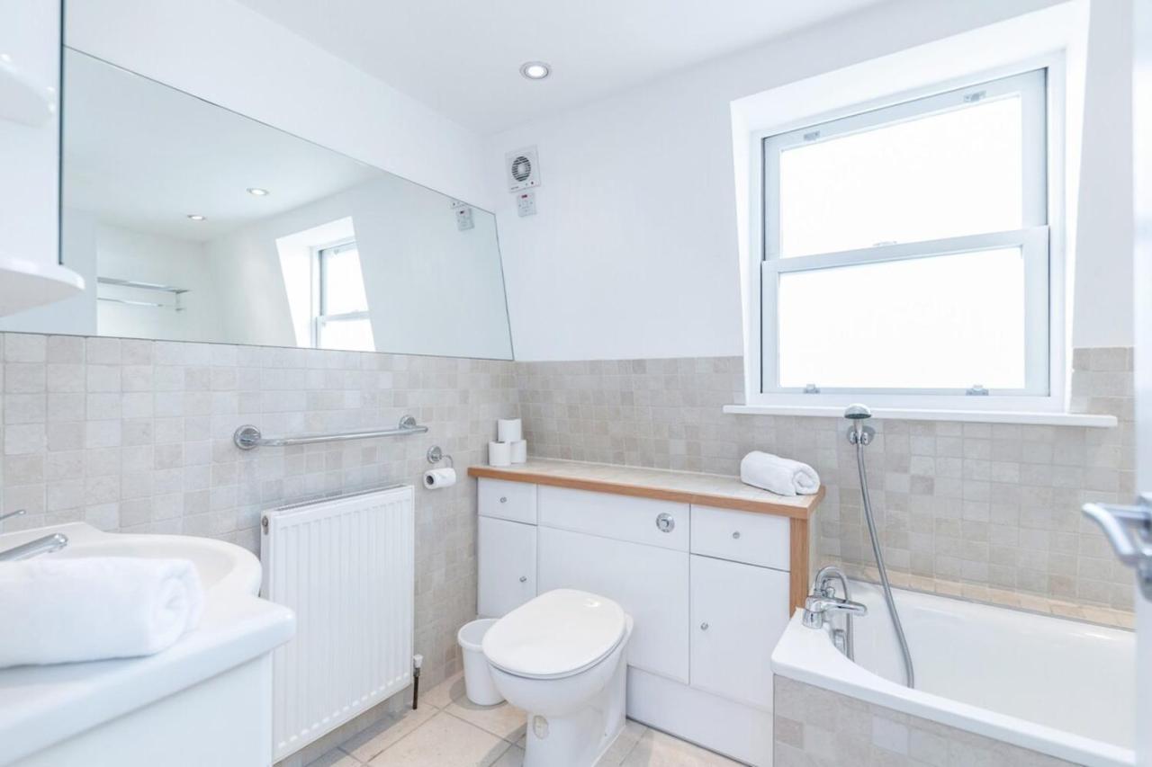 Beautiful 1 Bedroom Apartment In Victoria Londen Buitenkant foto
